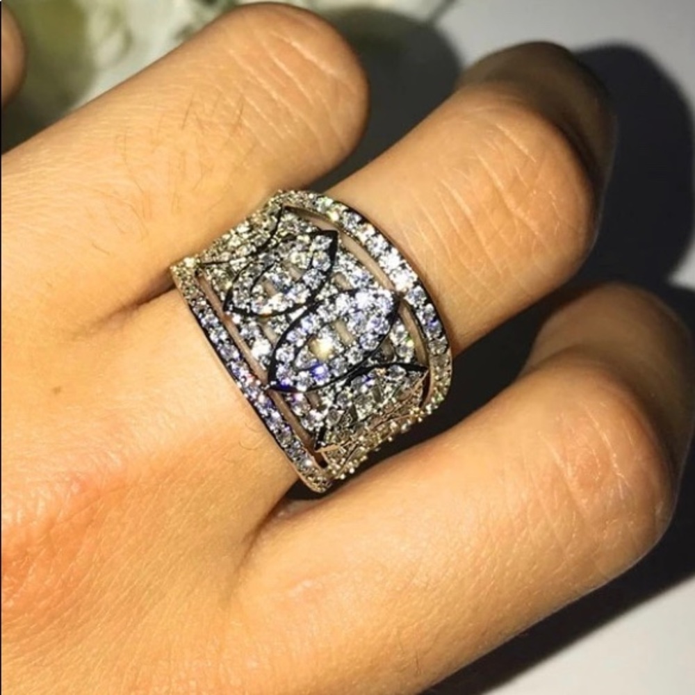 Beautiful CZ sterling silver ring - Picture 2 of 7